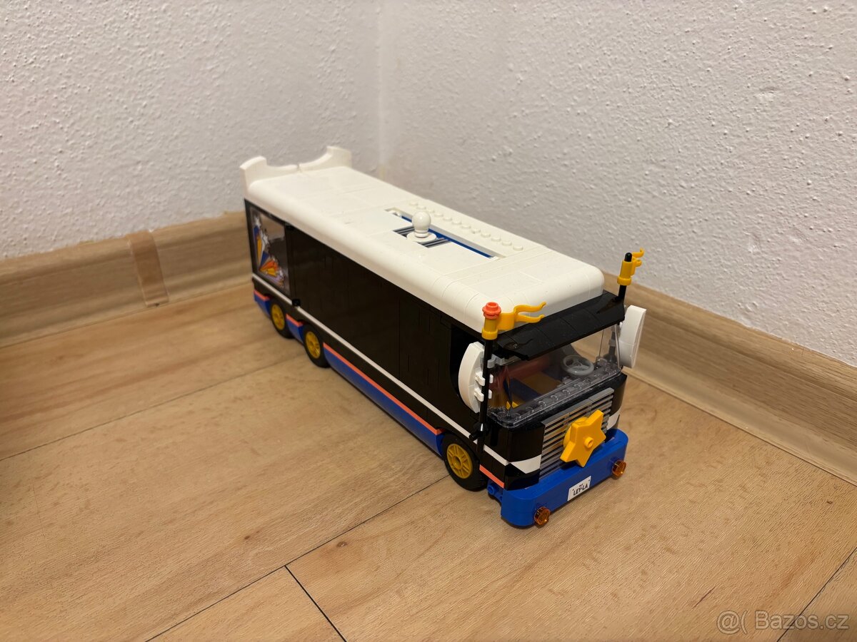 LEGO® Friends 42619 Autobus pro turné popových hvězd