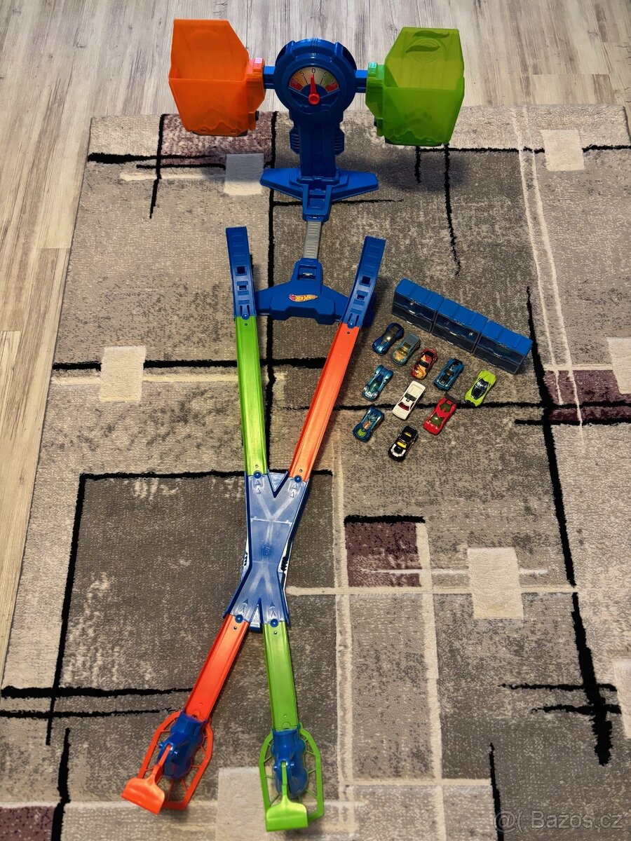 Hot Wheels dráha + auta