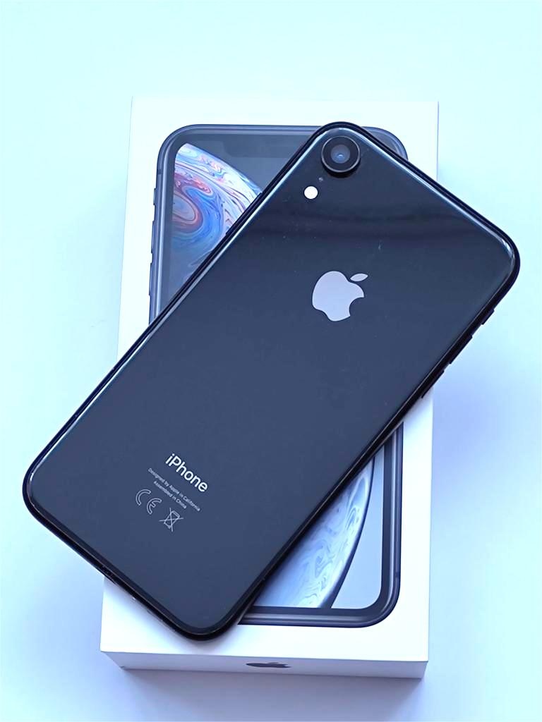 iPhone XR 64Gb black. Prodám zachovalý používaný iPhone XR v