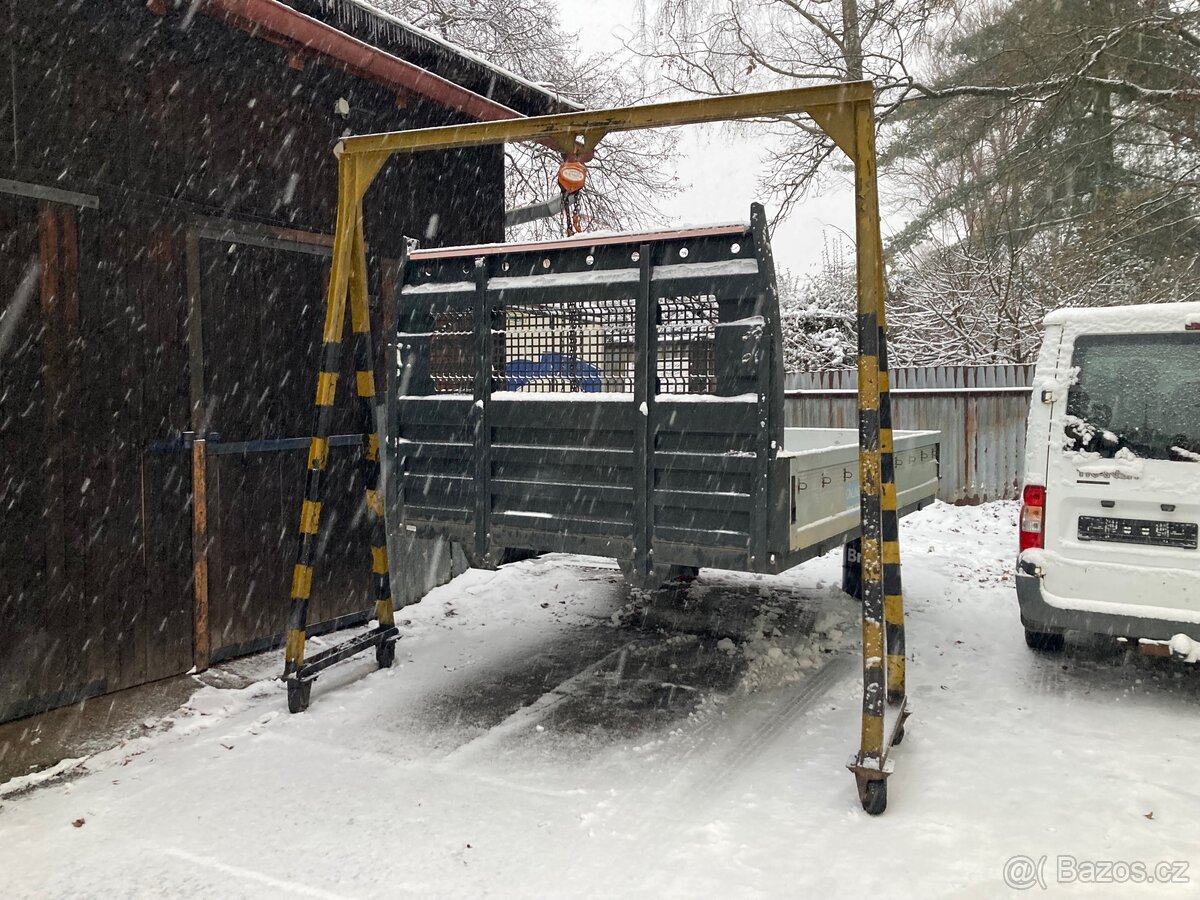 Valníková nástavba Transit