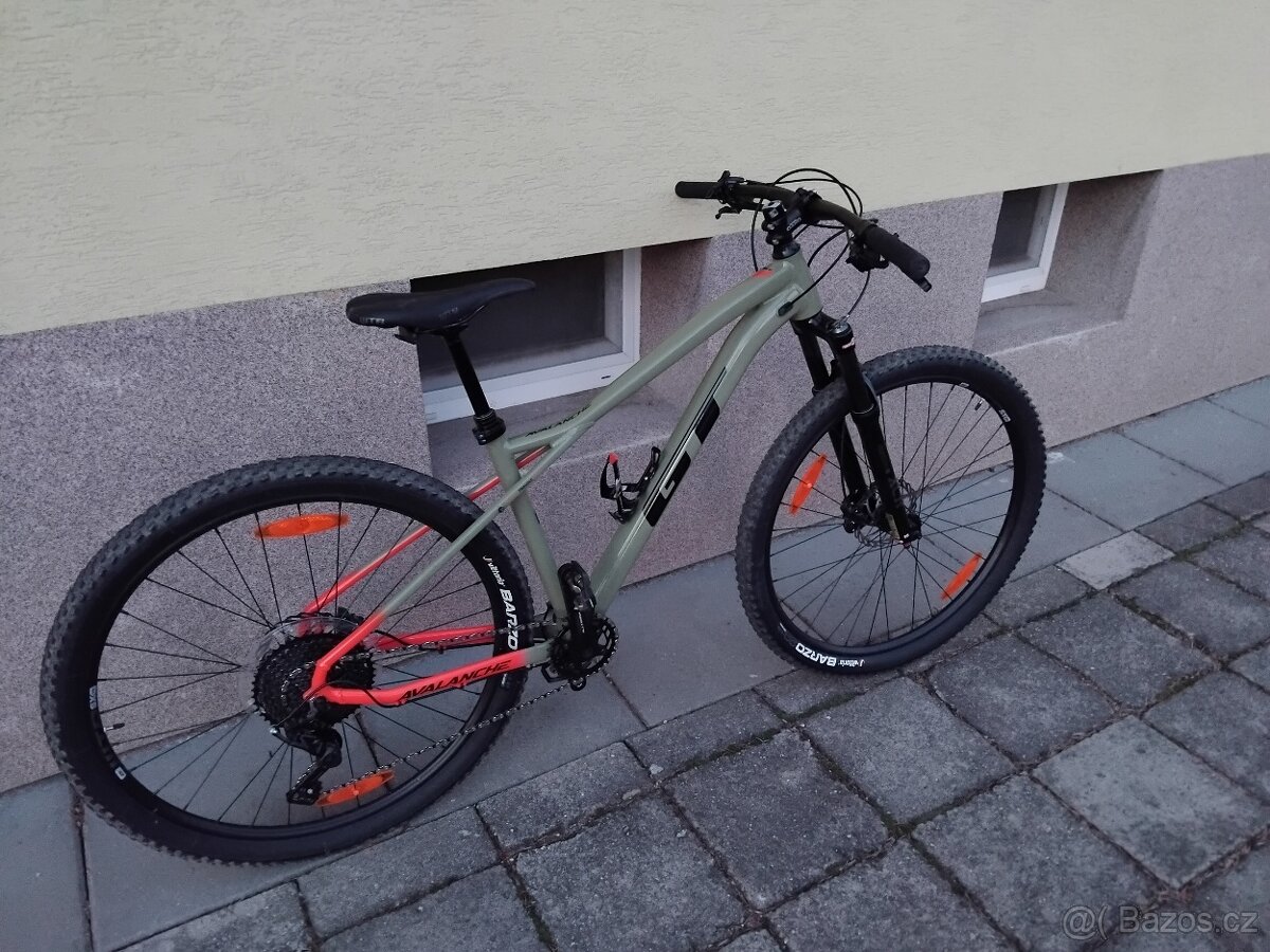Horské kolo GT Avalance Elite 29