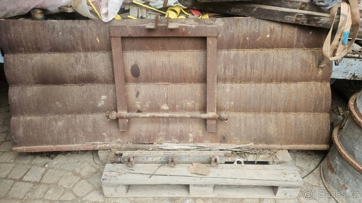 Shrnovač na sníh (radlice)