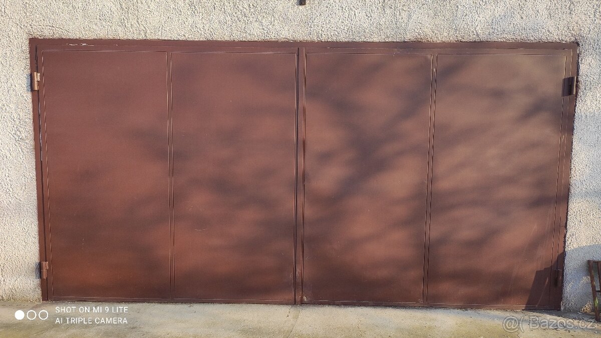 Garážová ocelová vrata