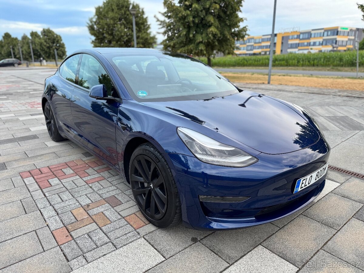 Tesla model 3