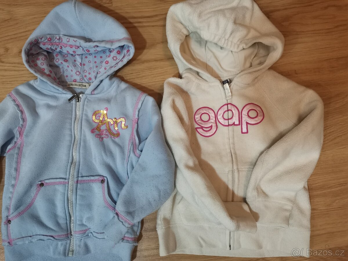Mikina s kapucí GAP velikost 110 4-5 let