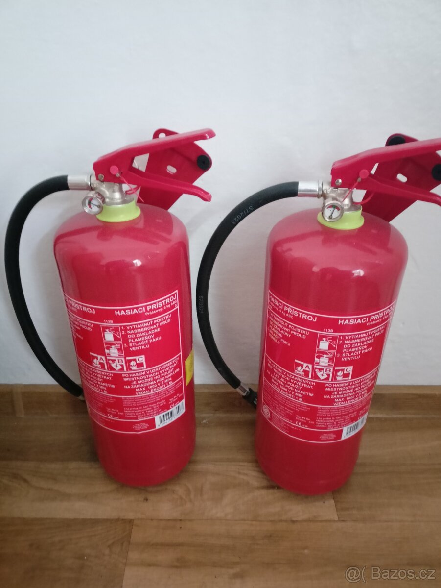 prodám hasící přístroje 2 ks