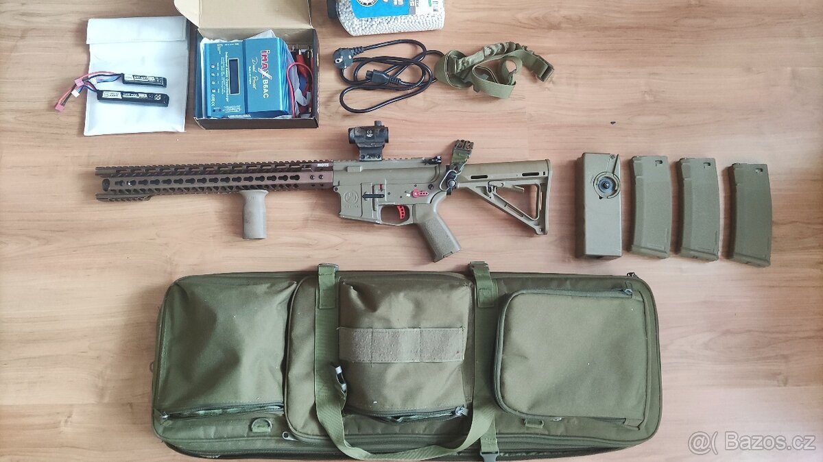 Airsoft AR-15/M4 + příslušenství