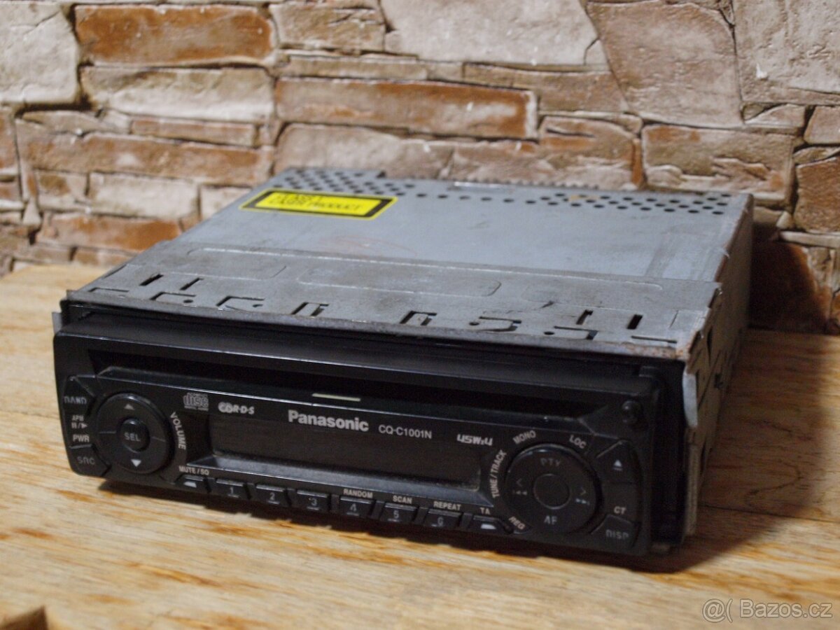 AUTORÁDIO PANASONIC CQ-C1001NE - NEFUNKČNÍ