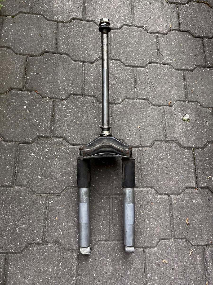 Skútr Peugeot Speedake přední vidlice