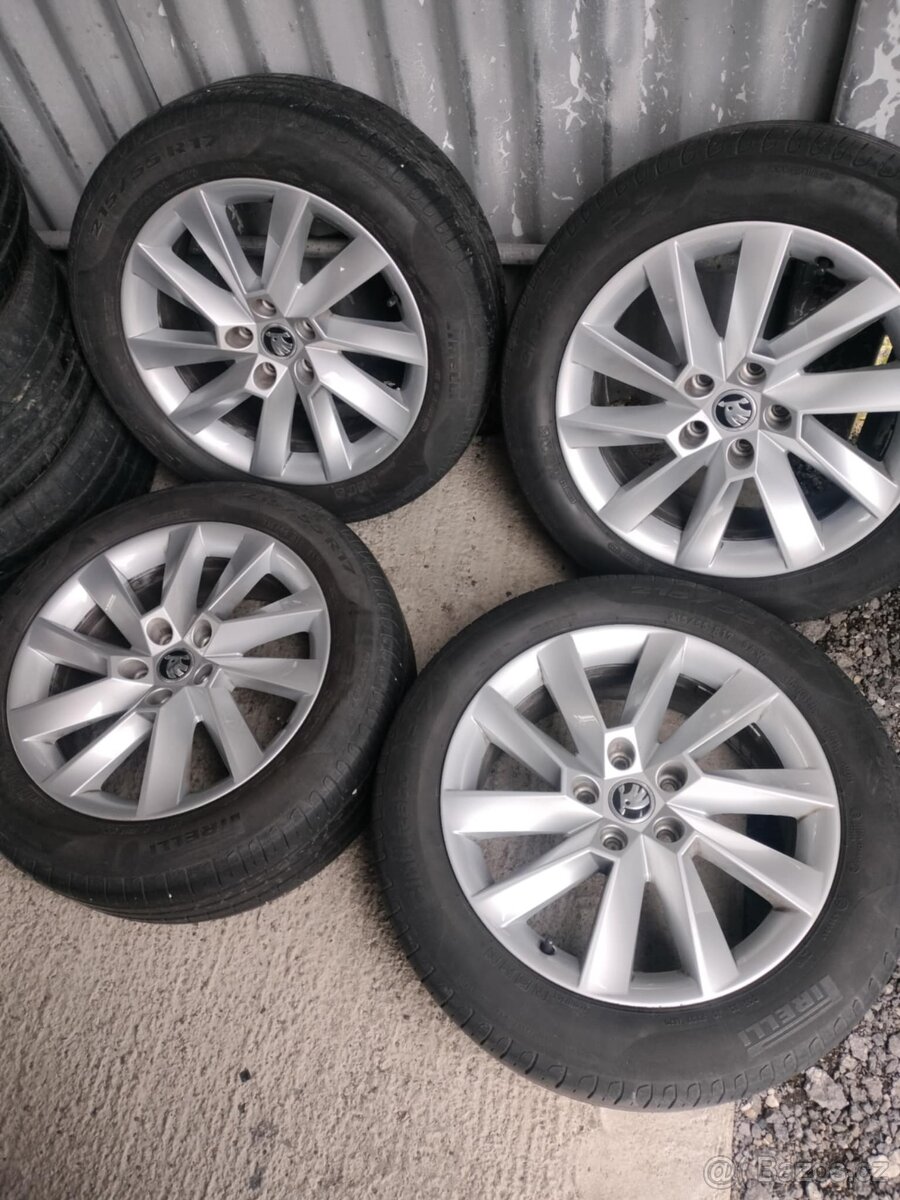 4ks alu disky orig. Škoda 5x112 R17 pneu 215/55 r17