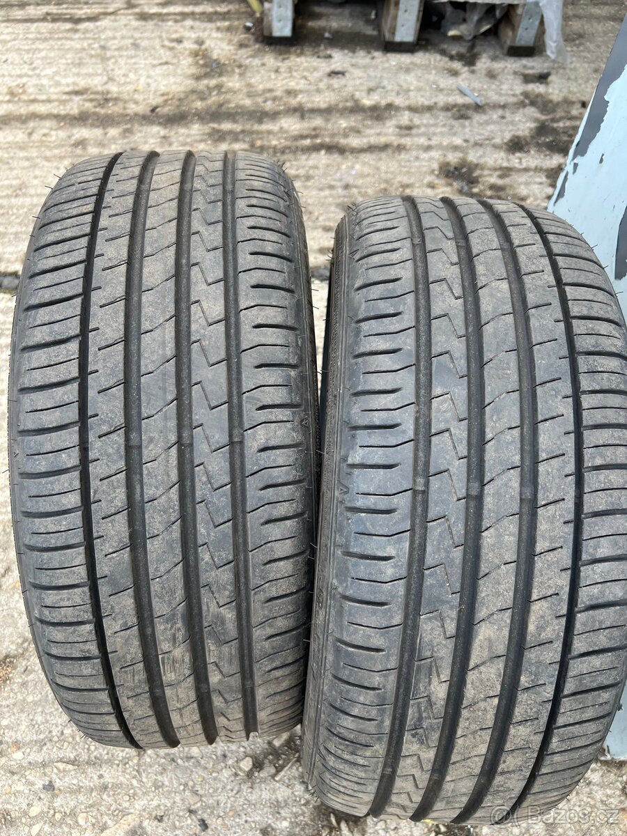 Prodám 2 pneu 205/45 R16 87W