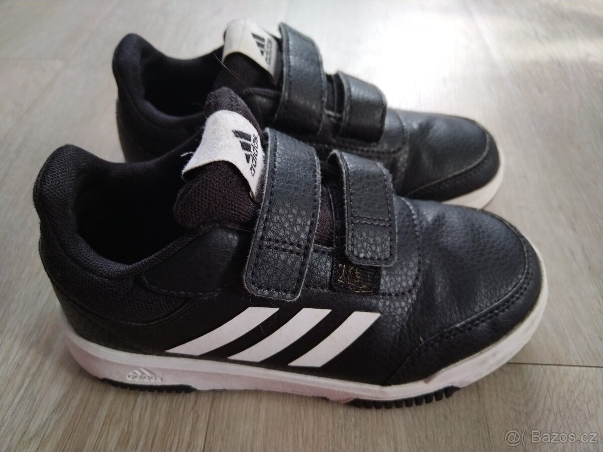 Botasky addidas vel. 31