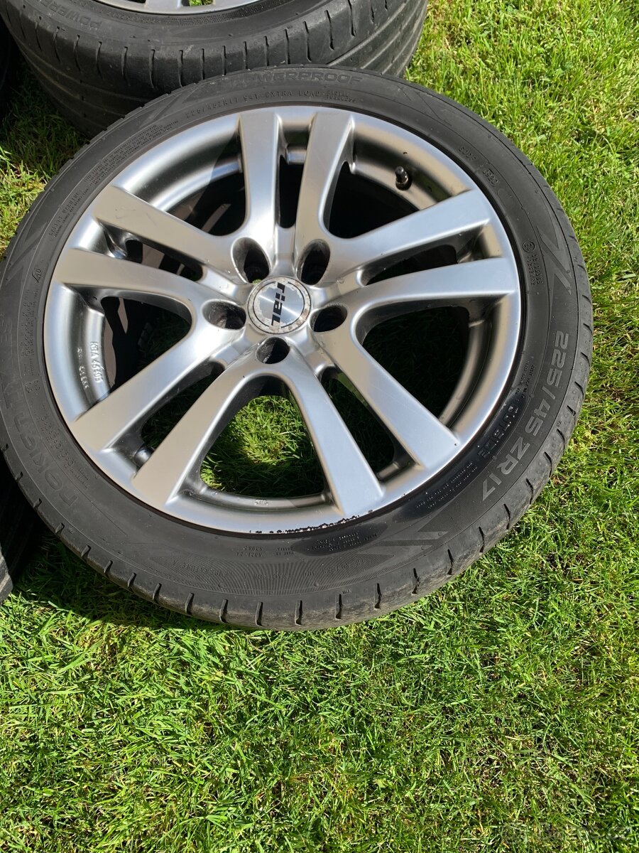 Alu kola 17, letní pneu 225/45 R17