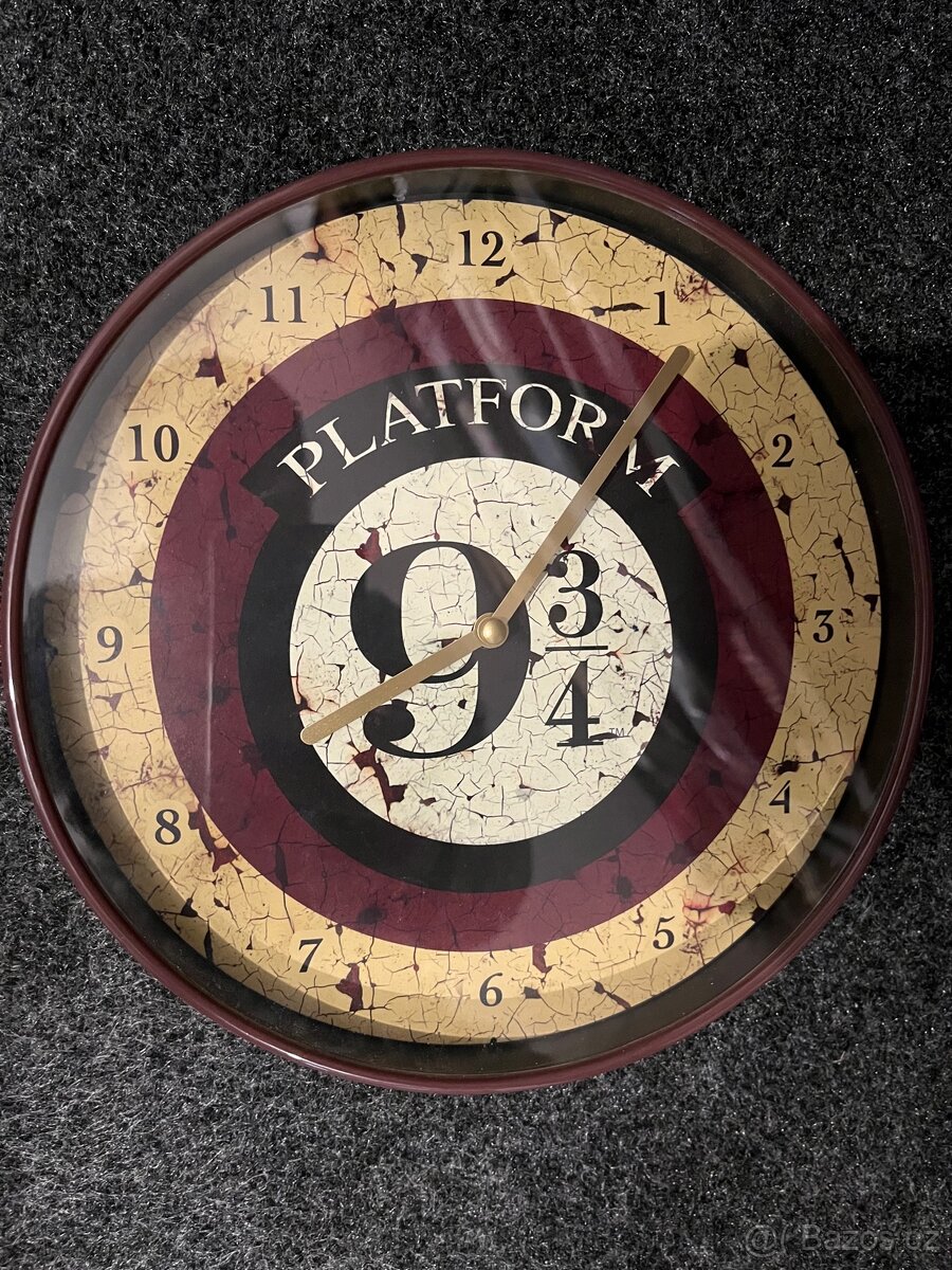 Nástěnné hodiny HARRY POTTER Platform 9 3/4