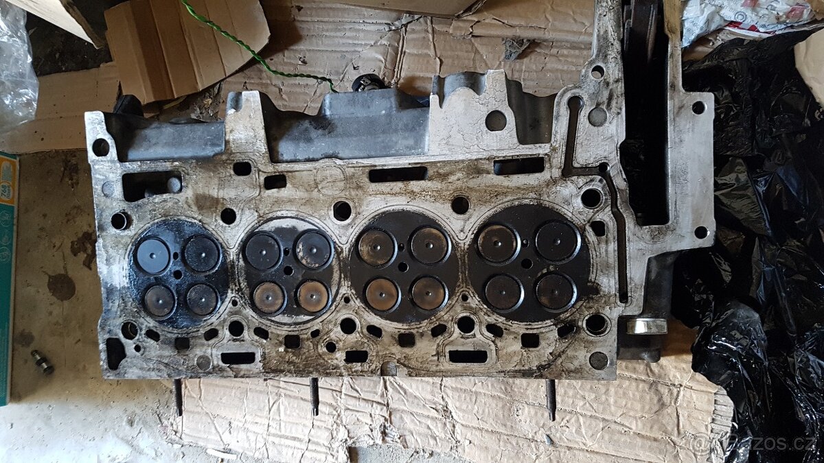 Hlava víko motoru písty vačky čerpadlo N47d20a N47d20c BMW