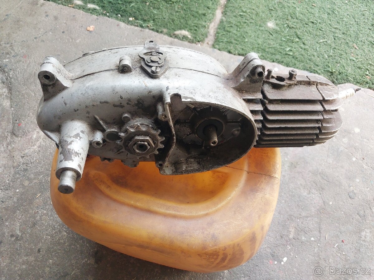 Jawa 550 motor