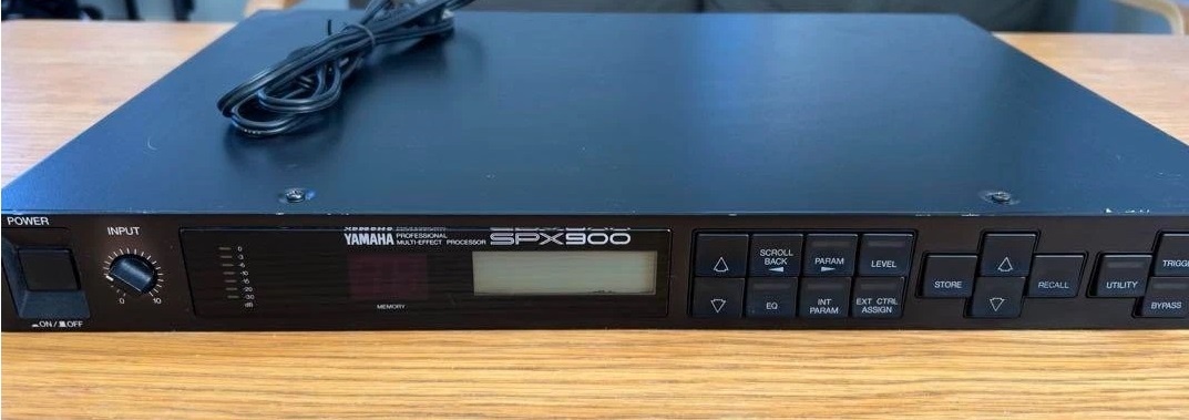 Koupím Yamahu SPX-900