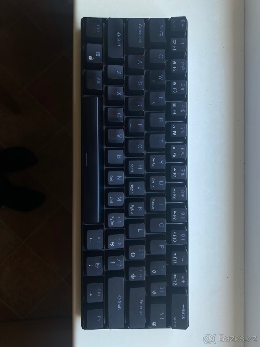 Herní mechanická klávesnice Royal Kludge RK61, modré switche
