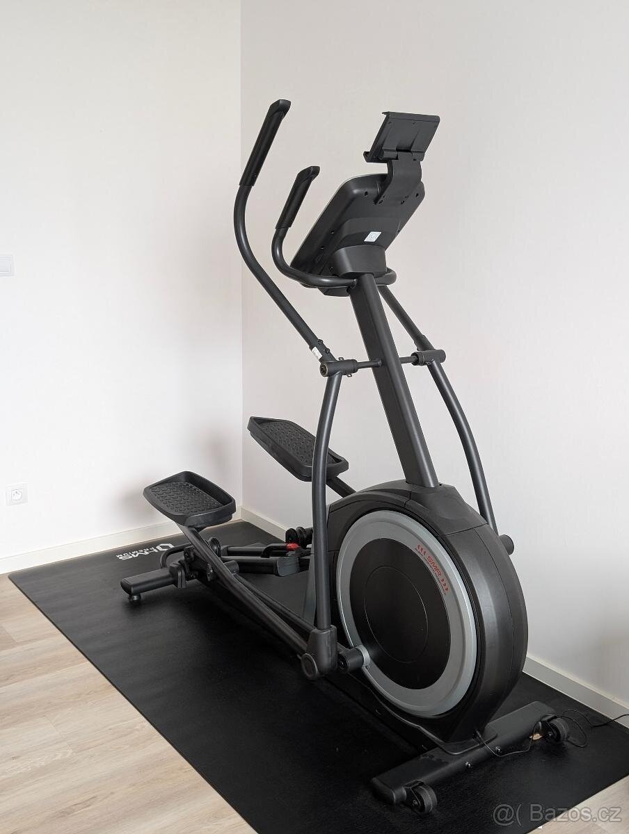 Eliptický trenažér NordicTrack C5.5