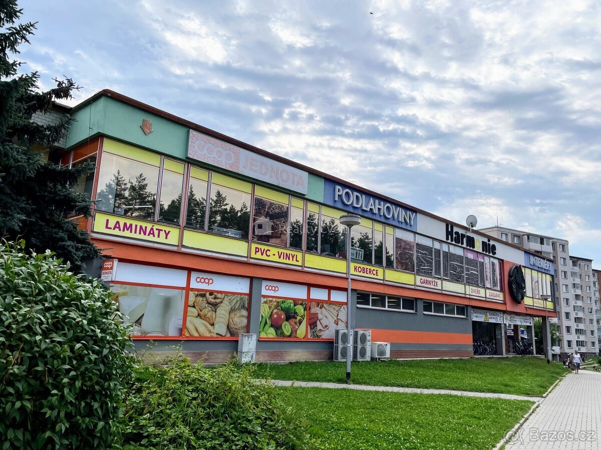 Nabízíme k prodeji obchodní prostory COOP ve Vsetíně na Sych