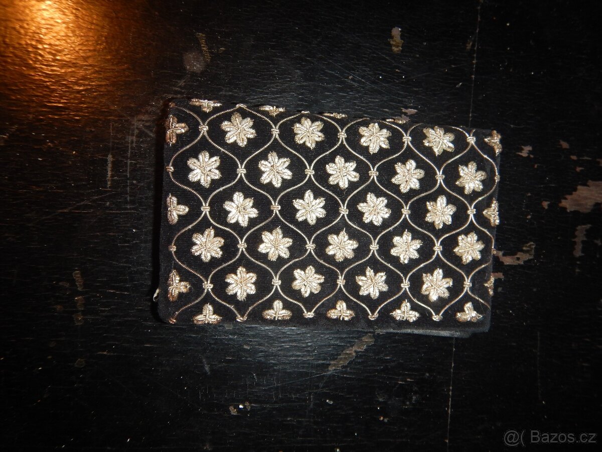 Starožitná vyšívaná kabelka do ruky