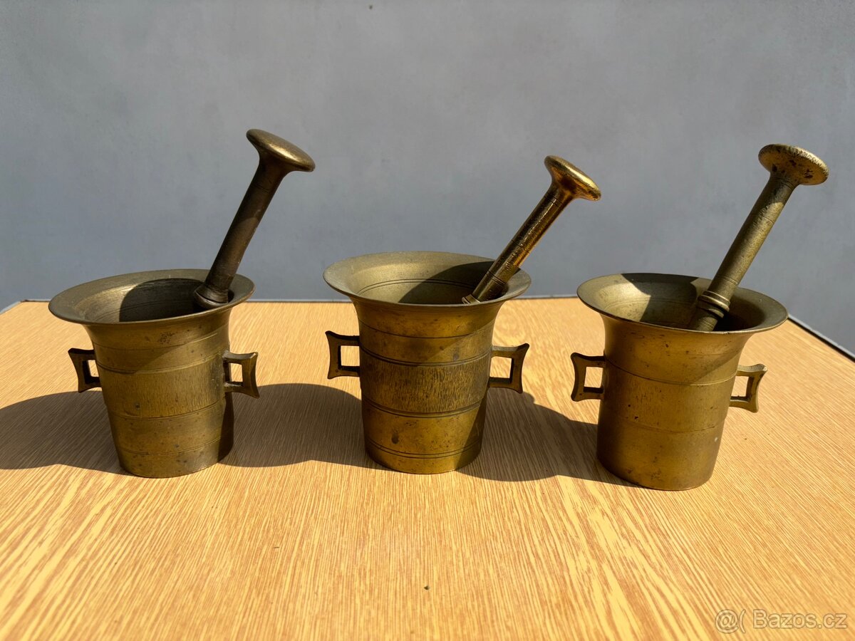 3 hmoždíře s paličkami