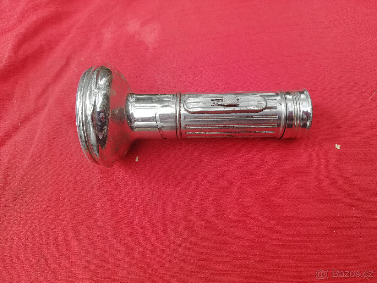 PRODÁM  STAROU  RETRO  SVÍTILNU  DAYMOON