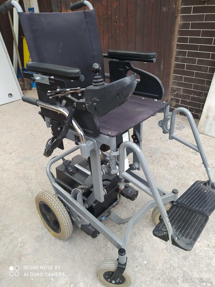 Elektrický invalidní vozík