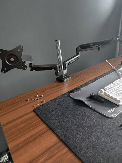 DRŽÁK NA DVA MONITORY / 17" až 32"