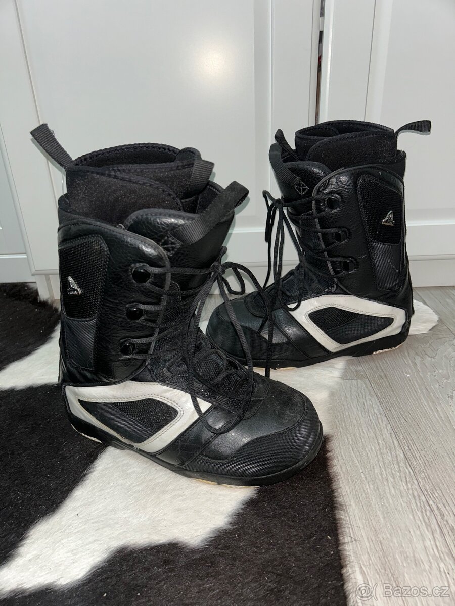 Snowboardové boty na snowboard Firefly vel.44