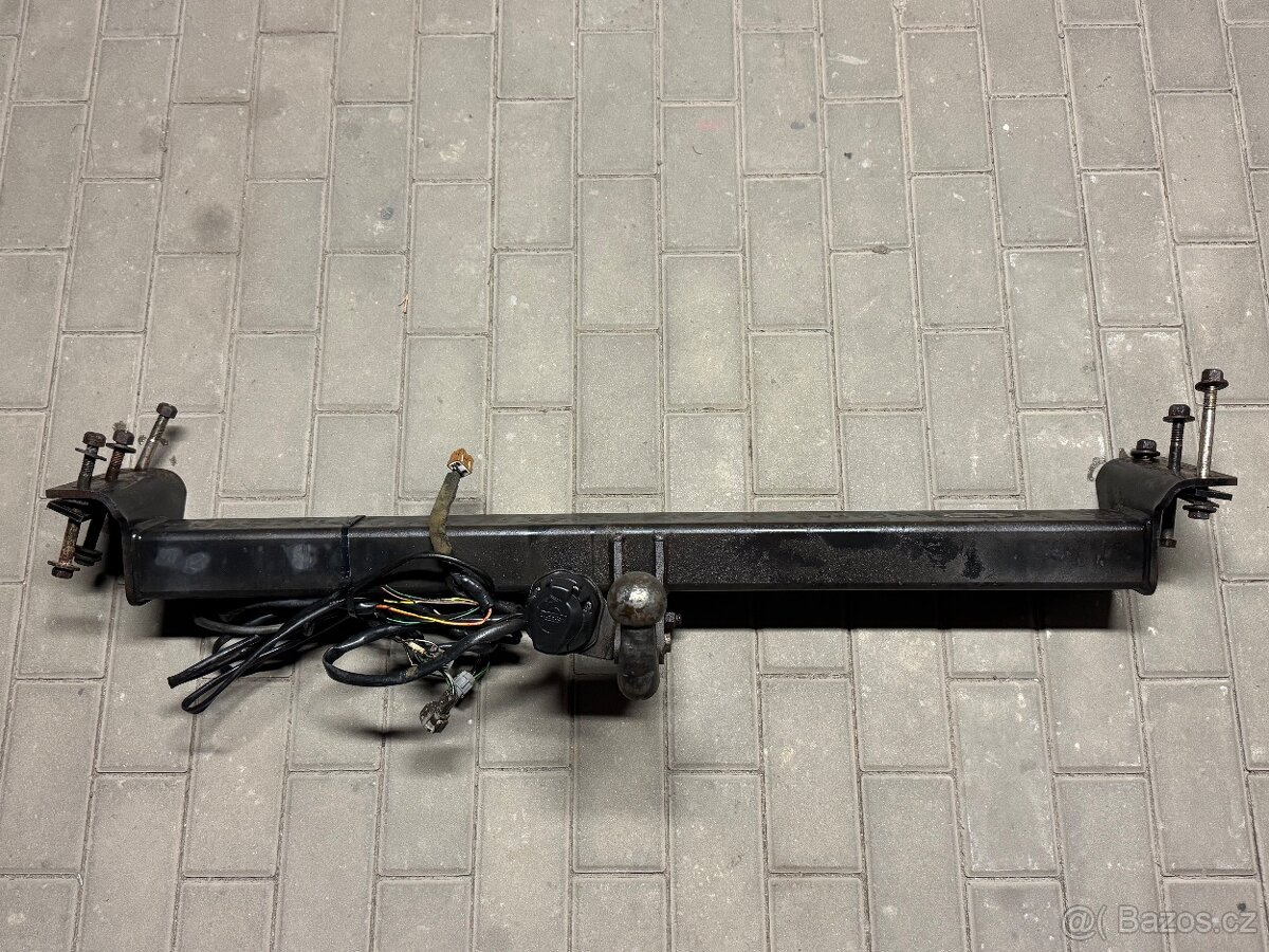 Tažné zařízení Nissan Patrol Y61 a jiné díly