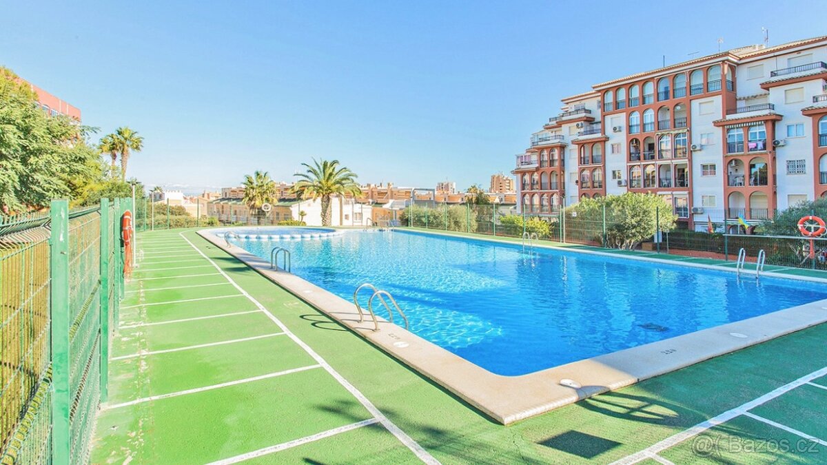2kk s velkou terasou jen 800 m od moře TORREVIEJA ŠPANĚLSKO