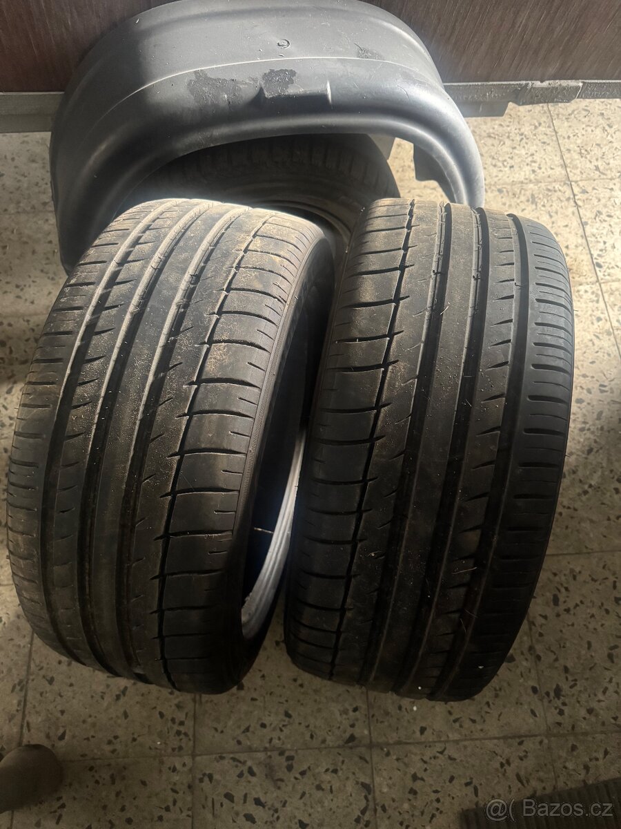 245/45R18 letní pneu