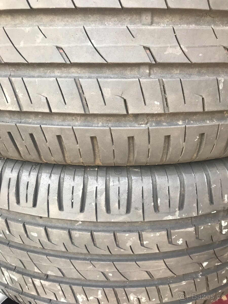 Letní pneu 255/55/19 čtyři kusy Barum XL