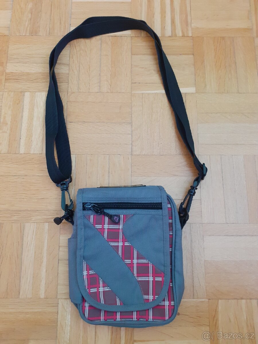Kabelka crossbody Alpine Pro