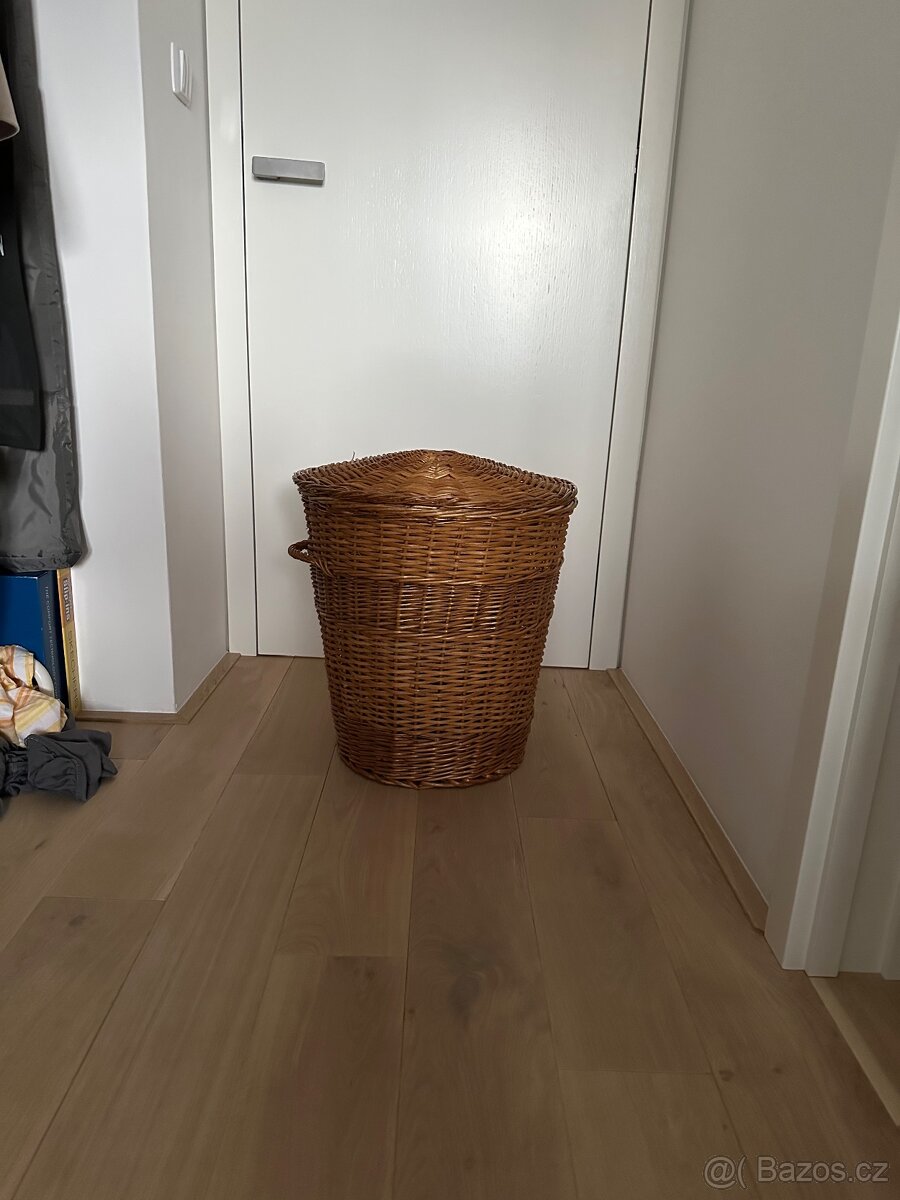 Proutěný koš na prádlo