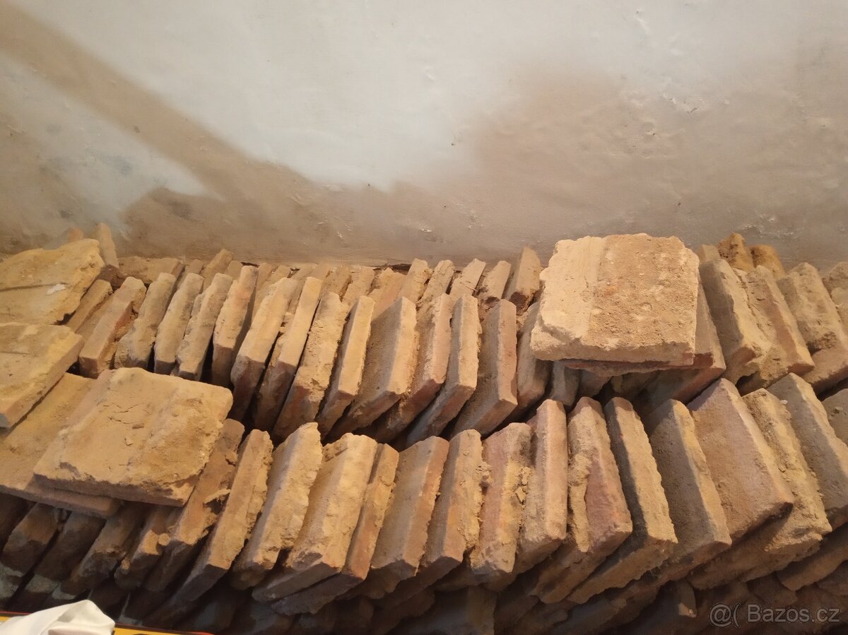 Prodáme půdovky - 170 kusů - 500 Kč za vše