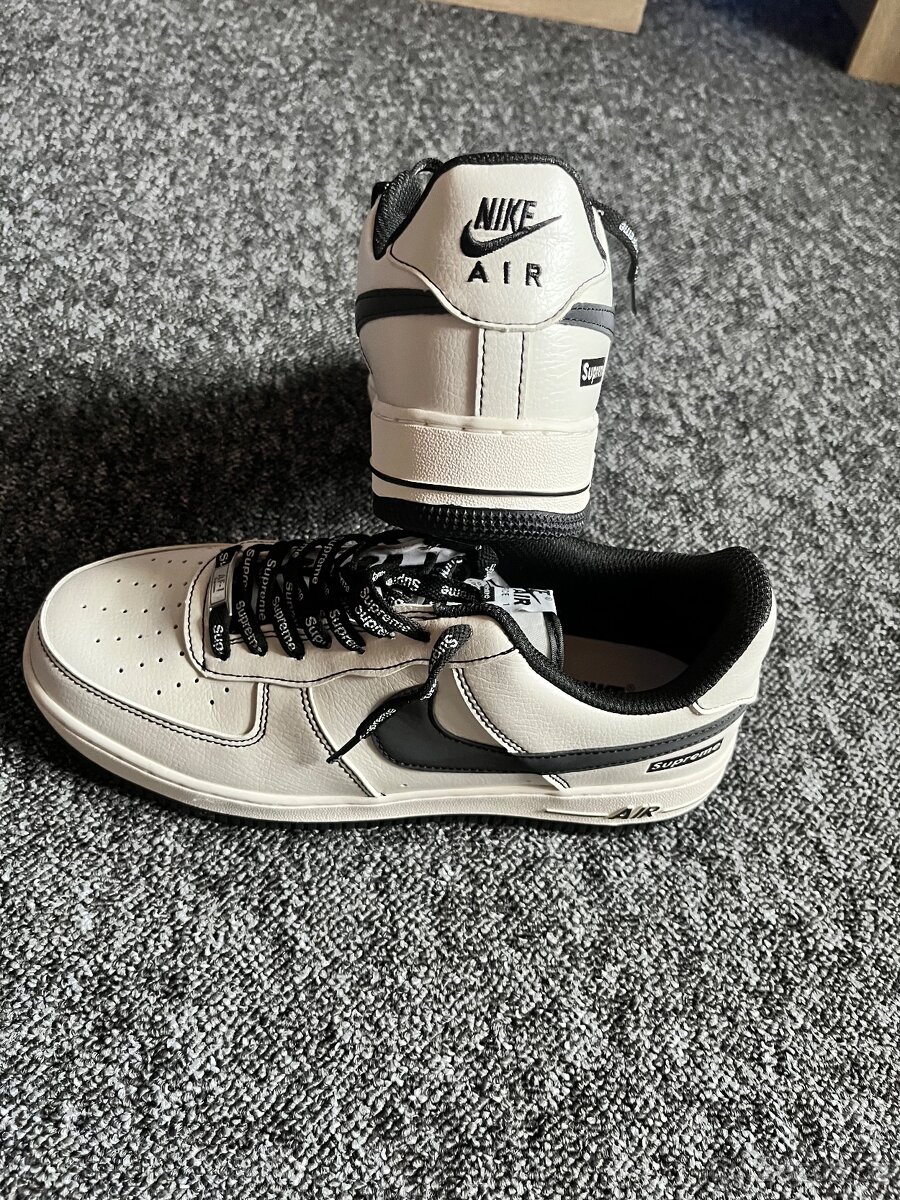 Nike airforce X supreme