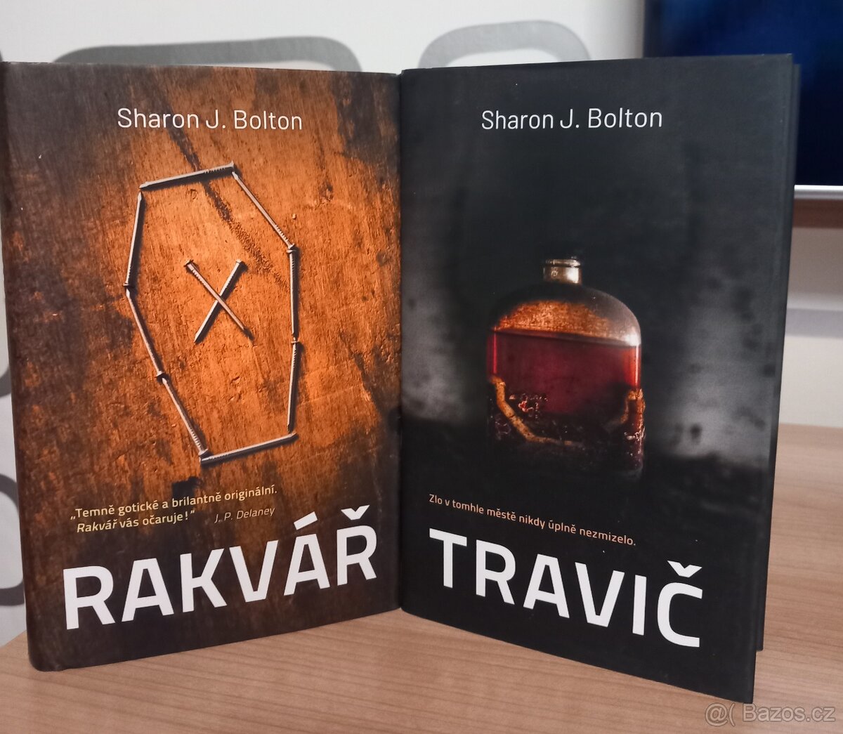 Knihy Sharon Bolton- Rakvář, Travič