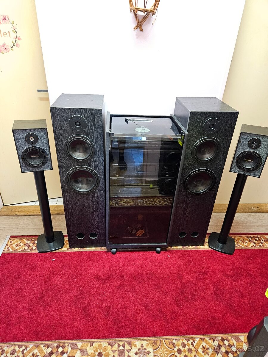 Prodám hifi sestava v prosklené skříňce