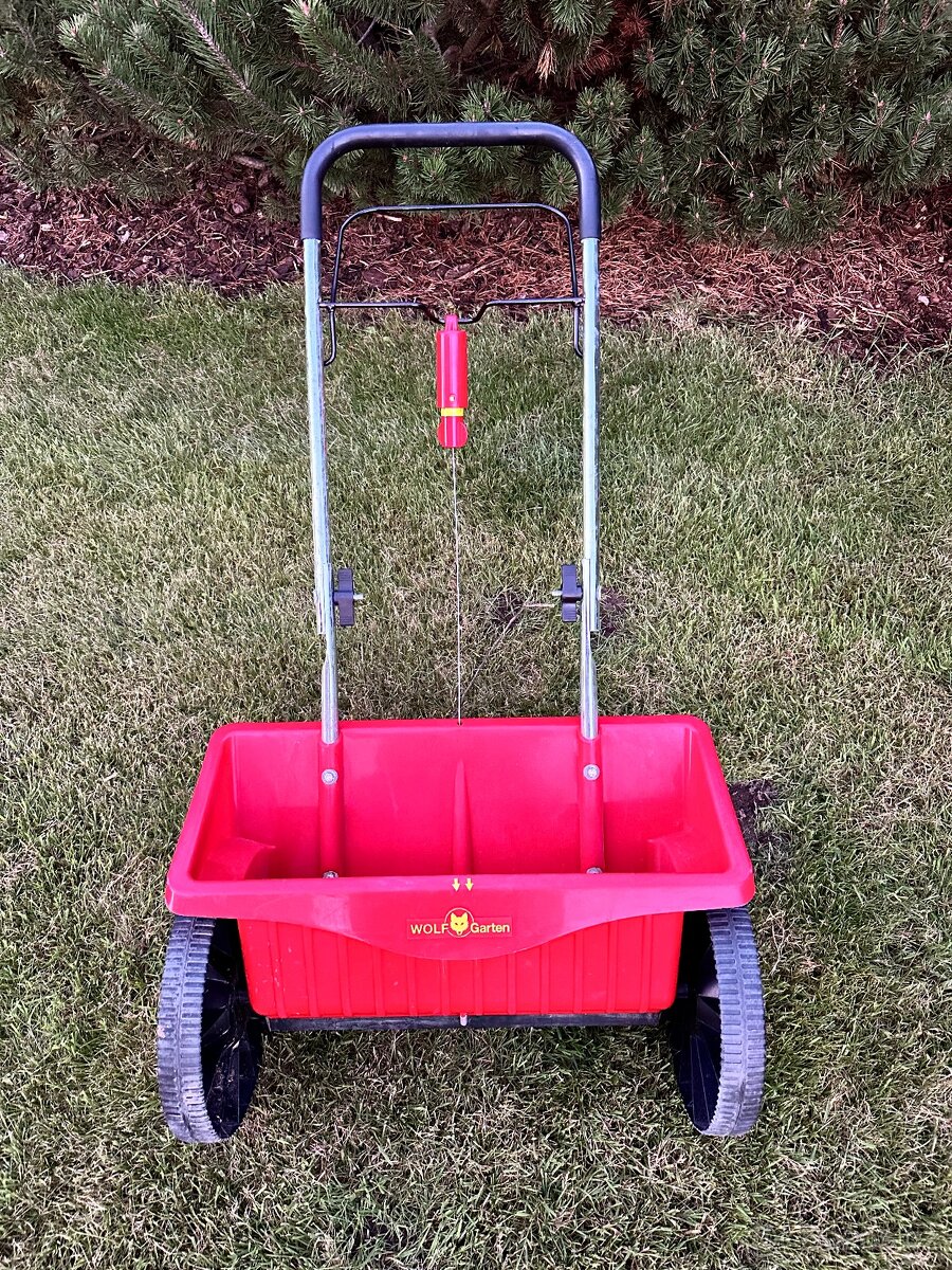 Vozík na hnojivo Wolf Garten 43 cm, 20 l