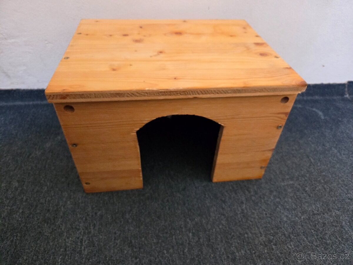 Domeček z Masivu pro většího králíka