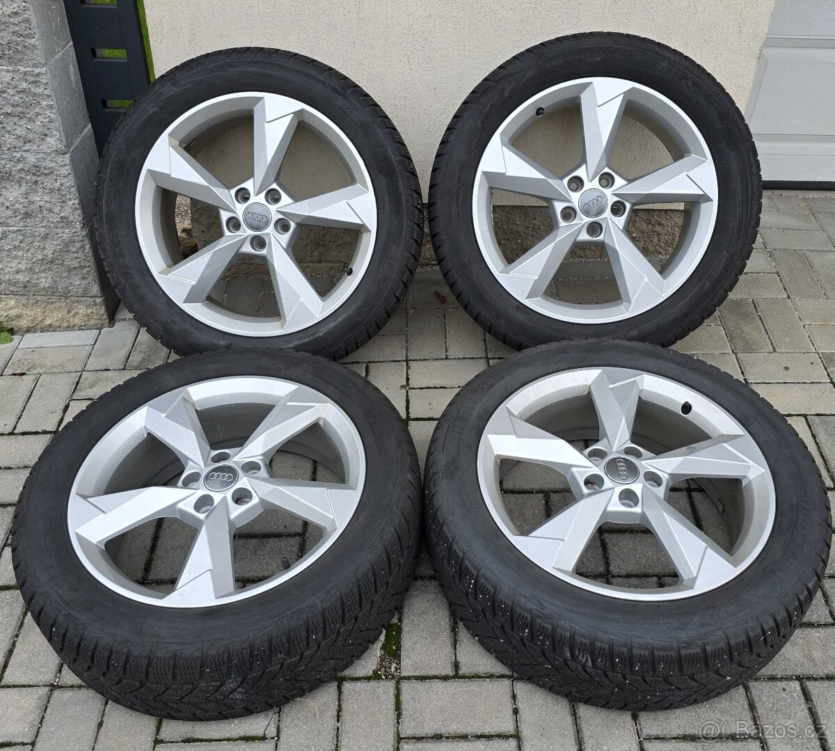 Originální 19" ALU kola Audi se zimním obutím Goodyear