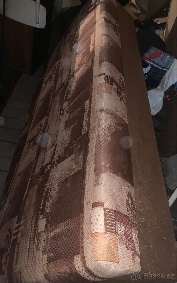 Válenda s úložným prostorem