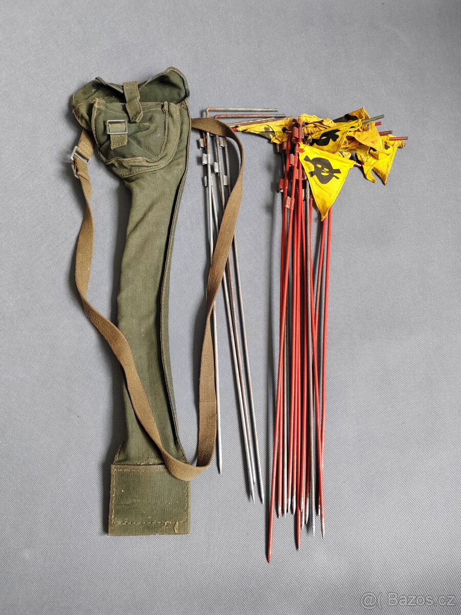 Wehrmacht-ženijní vlaječky se značeným futrálem