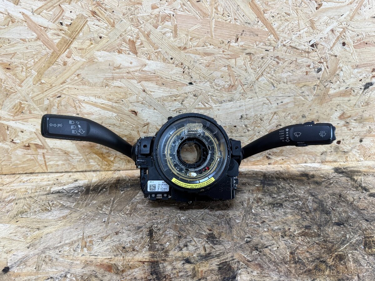 PÁČKY VOLANTU AUDI A5 8T 8K0953502BC / 8K0953568F