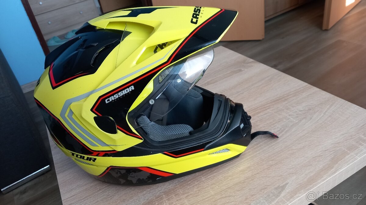 Integrální přilba.