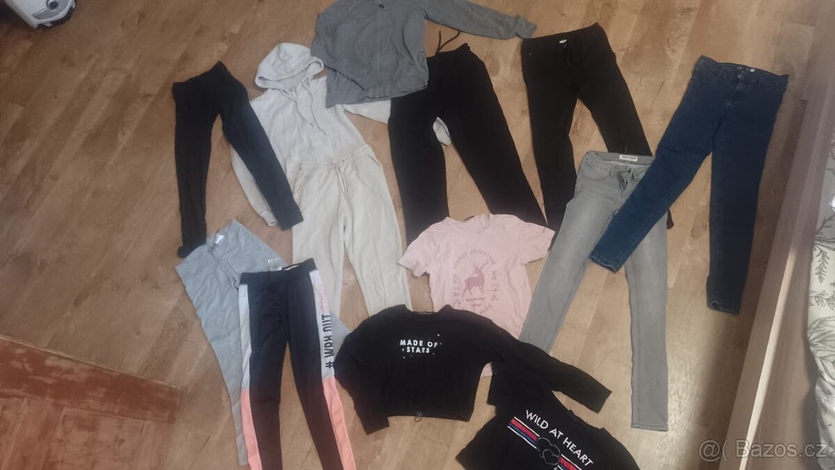 Set oblečení 146/152