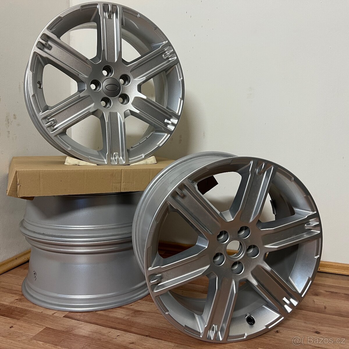 LAND ROVER / VOLVO / FORD / VOLVO 5x108 R19 ET45