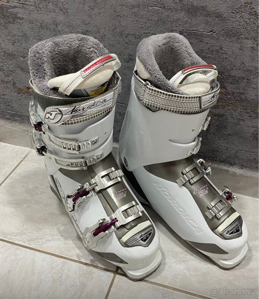 Dámské přeskáče + lyže